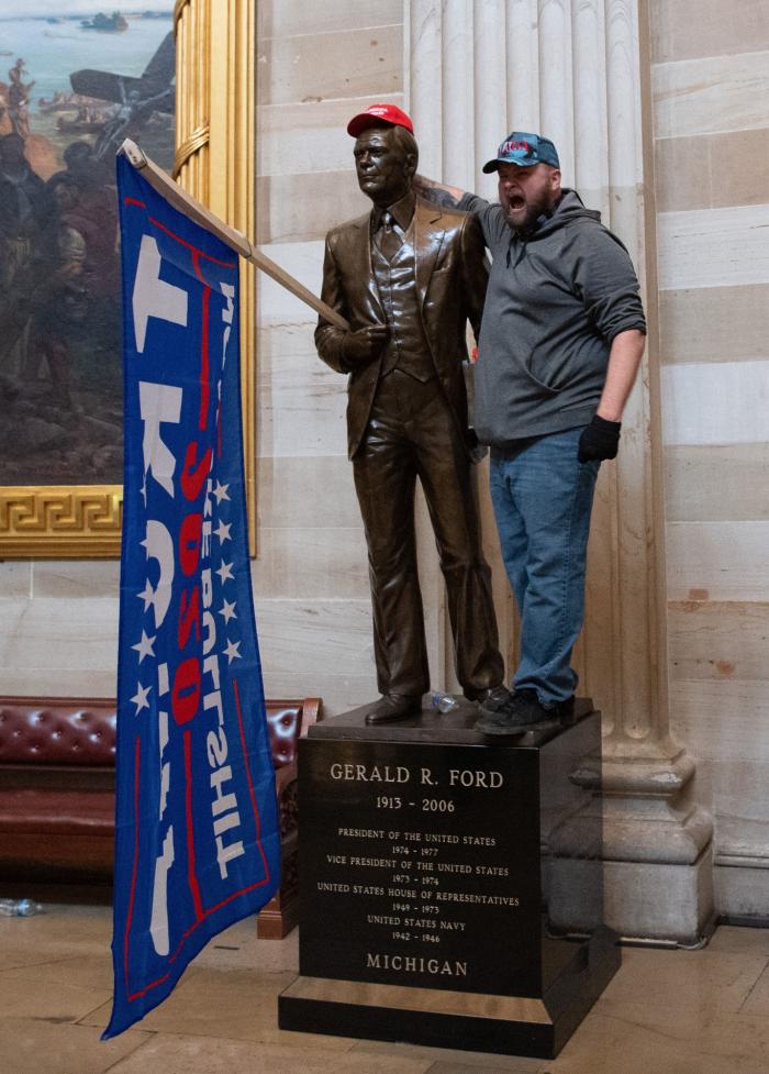 Chuck Norris aclara que no formó parte del asalto al Capitolio