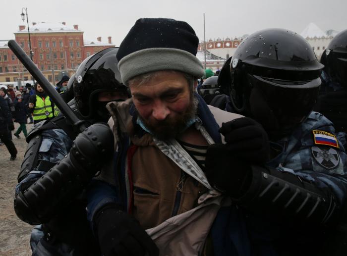 Amnistía denuncia la "persecución despiadada" de los seguidores de Navalny al año de su arresto