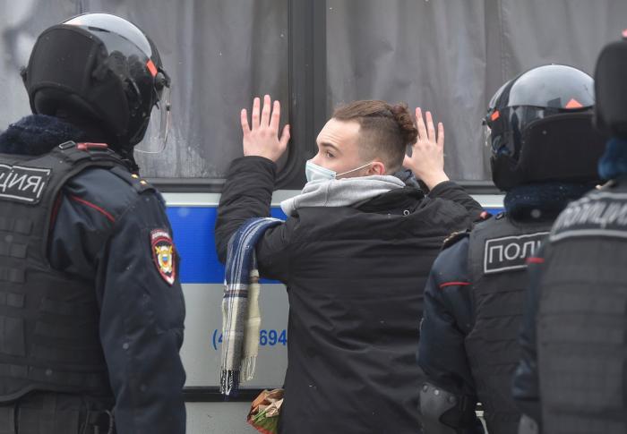 Amnistía denuncia la "persecución despiadada" de los seguidores de Navalny al año de su arresto