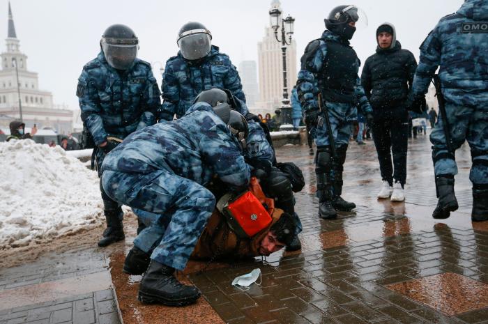 Amnistía denuncia la "persecución despiadada" de los seguidores de Navalny al año de su arresto