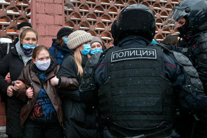 Amnistía denuncia la "persecución despiadada" de los seguidores de Navalny al año de su arresto