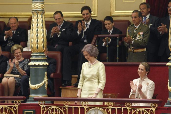 Montajes de Froilán en la ventana y más humor sobre la coronación (TUITS)