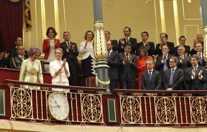 Montajes de Froilán en la ventana y más humor sobre la coronación (TUITS)