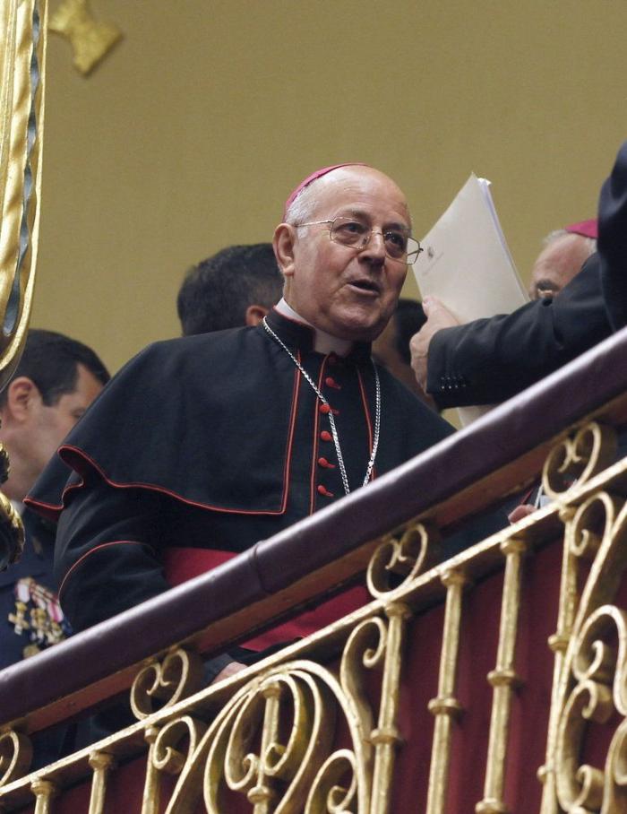 Montajes de Froilán en la ventana y más humor sobre la coronación (TUITS)