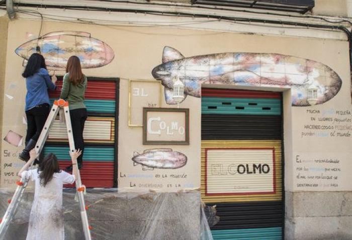 Lanzan objetos a Ignacio Aguado (C's) en un acto contra la okupación en Lavapiés (Madrid)