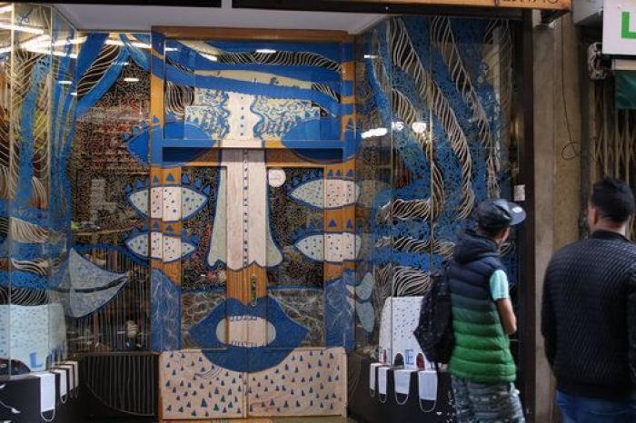 Lanzan objetos a Ignacio Aguado (C's) en un acto contra la okupación en Lavapiés (Madrid)