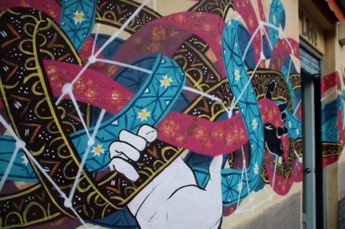 Lanzan objetos a Ignacio Aguado (C's) en un acto contra la okupación en Lavapiés (Madrid)