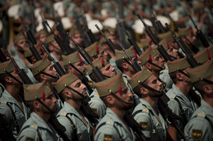 Twitter se indigna con los legionarios por cantar 'Novio de la muerte' a niños con cáncer