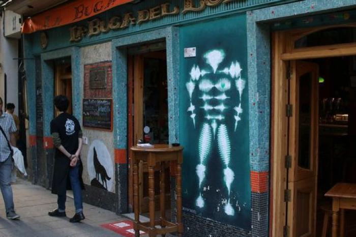 Lanzan objetos a Ignacio Aguado (C's) en un acto contra la okupación en Lavapiés (Madrid)