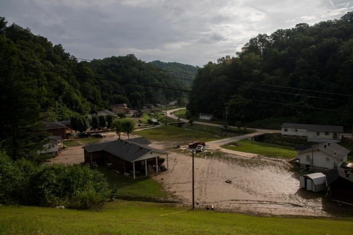 Al menos 28 muertos por las inundaciones en Kentucky, una cifra que "podría potencialmente duplicarse"