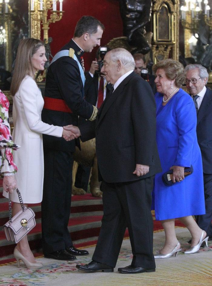 De la realeza a la realidad: El primer día del reinado de Felipe VI