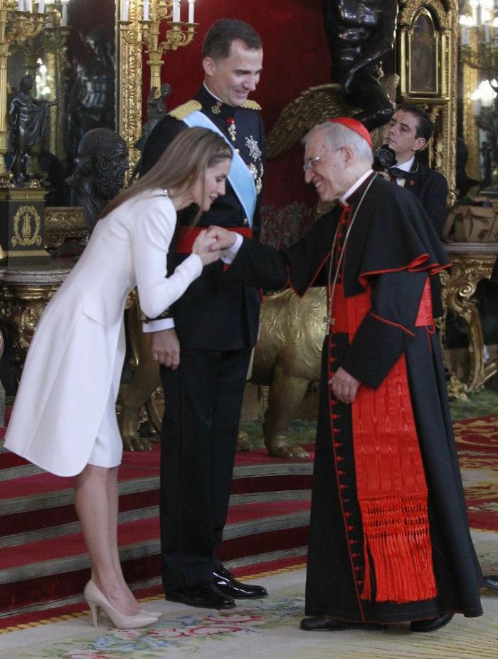 De la realeza a la realidad: El primer día del reinado de Felipe VI