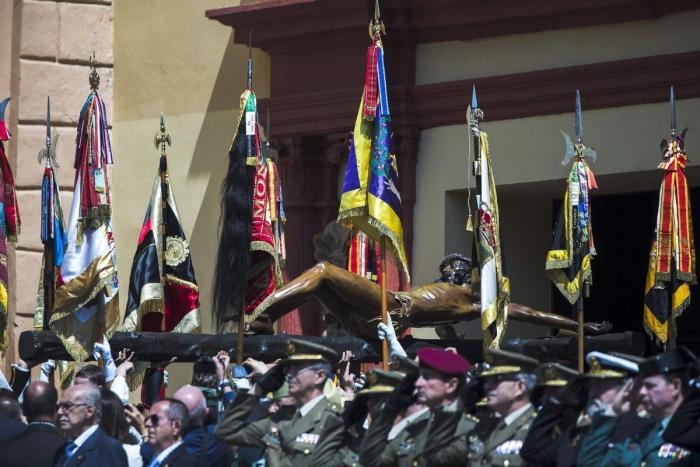 Twitter se indigna con los legionarios por cantar 'Novio de la muerte' a niños con cáncer