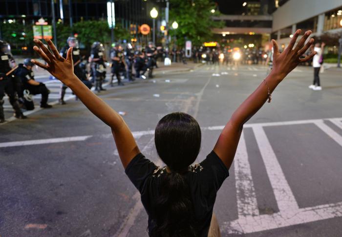 Por qué no es lo mismo ser antifascista en EEUU que en Europa