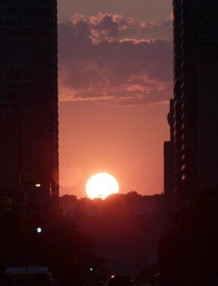 Manhattanhenge: la fascinante alineación solar con las calles de Manhattan (FOTOS)