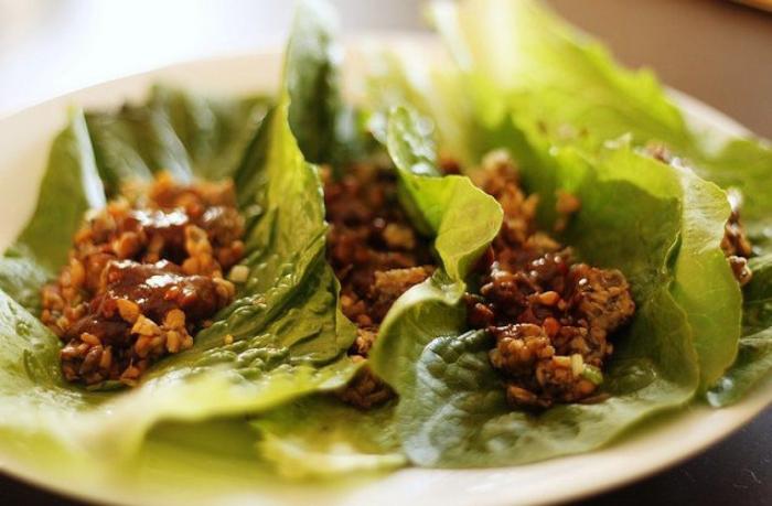 Cosas que sí y que no puedes hacer durante la cena