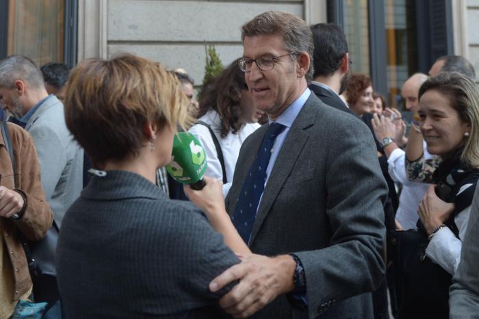 El PP acusa a Sánchez de darle "cinco portazos" a Feijóo