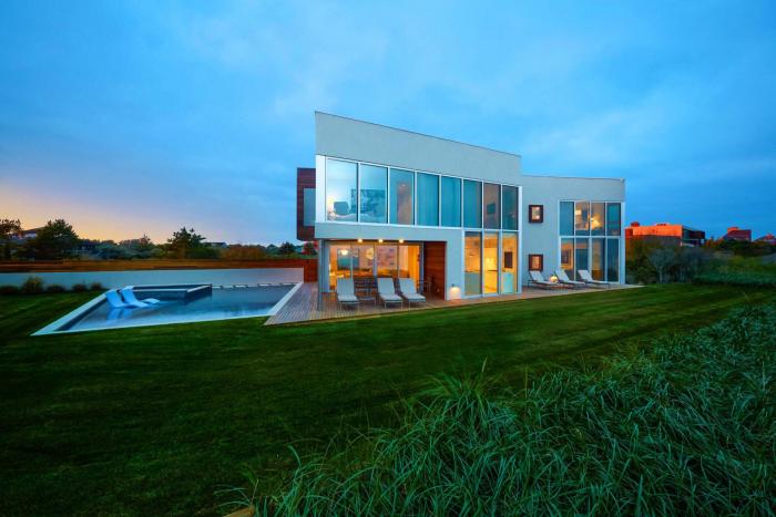 La espectacular casa de 18 millones que Rihanna quiere comprar para sus vacaciones