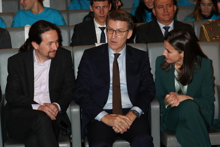 El PP acusa a Sánchez de darle "cinco portazos" a Feijóo