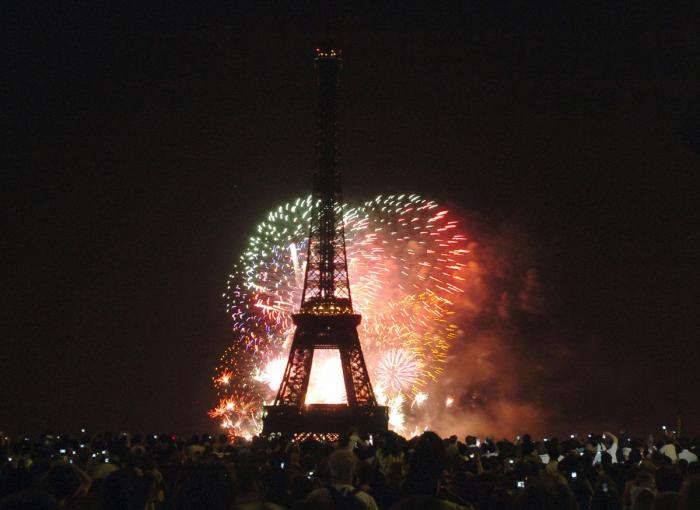 Un cristal a prueba de balas rodeará la Torre Eiffel ante posibles ataques