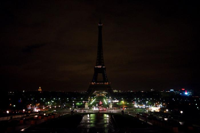 Un cristal a prueba de balas rodeará la Torre Eiffel ante posibles ataques
