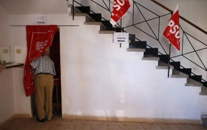 El 32% de los militantes del PSOE han votado a su líder en las mesas constituidas