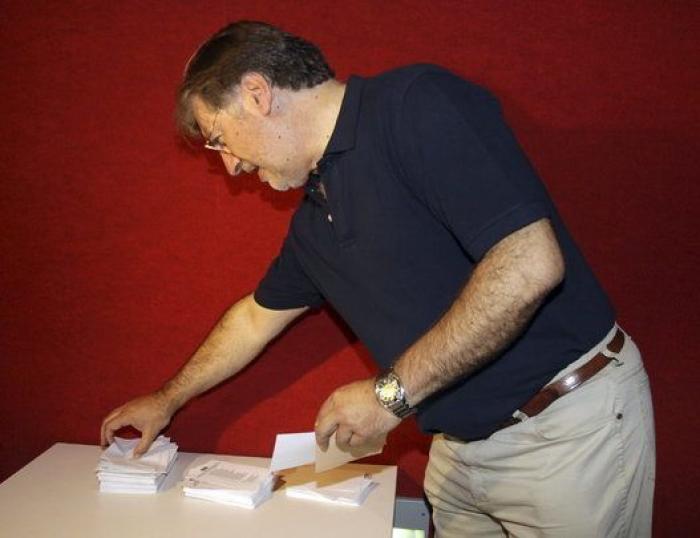 El 32% de los militantes del PSOE han votado a su líder en las mesas constituidas
