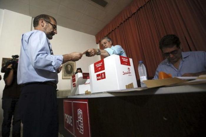 El 32% de los militantes del PSOE han votado a su líder en las mesas constituidas