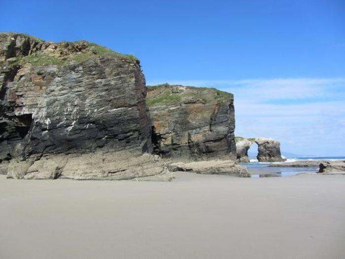 Bruselas pide prohibir el baño en 58 playas y ríos españoles
