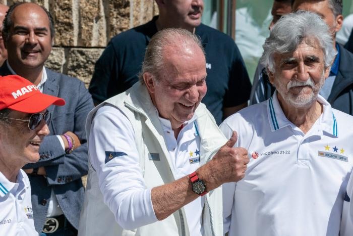 Estas palabras de Fernando Ónega sobre el rey montan una polvareda y le llevan al 'trending topic'