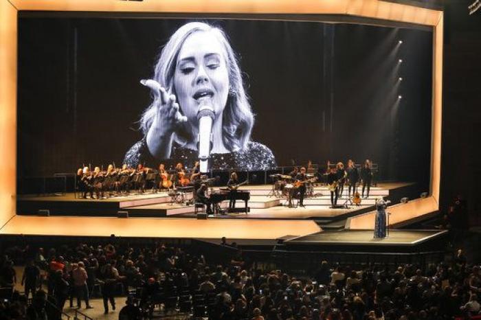 El guiño de Adele a Barcelona en su primer concierto en la ciudad catalana