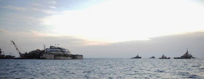 Costa Concordia time-lapse (VÍDEO): el barco vuelve a flotar antes de su traslado a Génova (FOTOS)