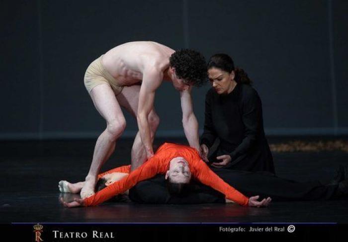 Costillas que cantan ópera