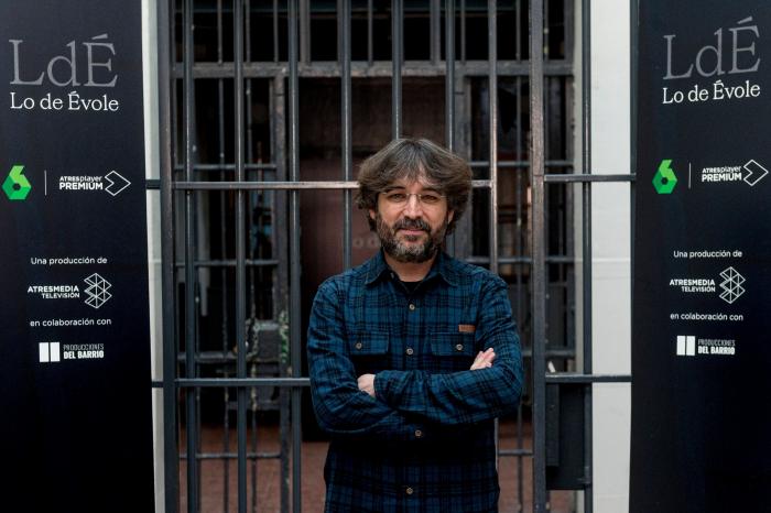 El mensaje de Jordi Évole a Almeida y Ayuso tras el homenaje del Atlético a Almudena Grandes