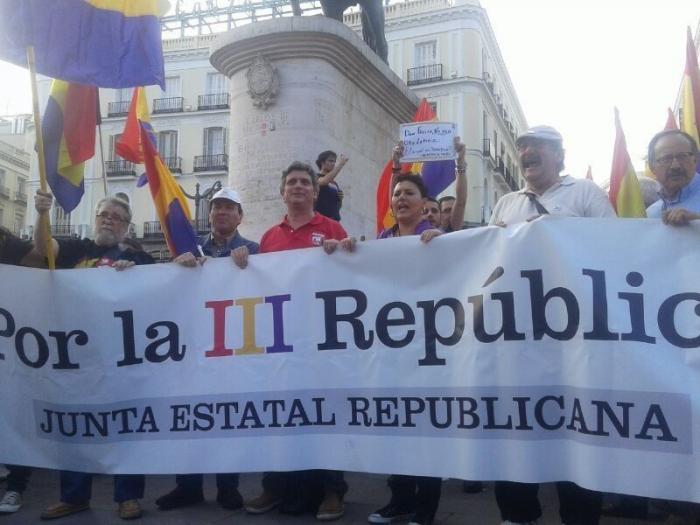 Alberto Garzón: "Prefiero una república de derechas a una monarquía que no puedo elegir"