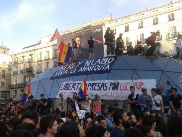 Alberto Garzón: "Prefiero una república de derechas a una monarquía que no puedo elegir"