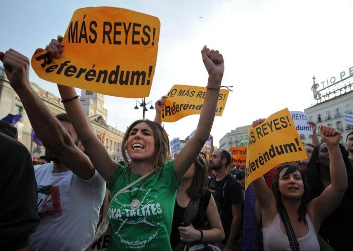 Alberto Garzón: "Prefiero una república de derechas a una monarquía que no puedo elegir"