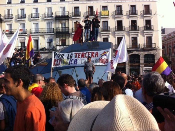 Alberto Garzón: "Prefiero una república de derechas a una monarquía que no puedo elegir"