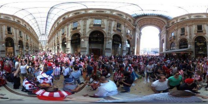 Las aficiones de Madrid y Atlético toman Milán (FOTOS)