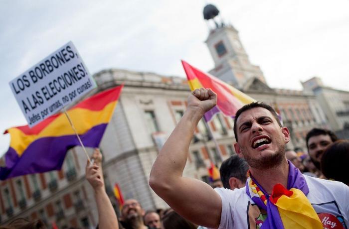 Alberto Garzón: "Prefiero una república de derechas a una monarquía que no puedo elegir"