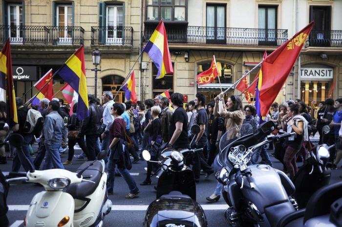 Alberto Garzón: "Prefiero una república de derechas a una monarquía que no puedo elegir"