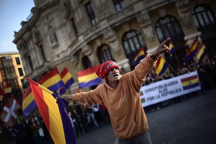 Alberto Garzón: "Prefiero una república de derechas a una monarquía que no puedo elegir"