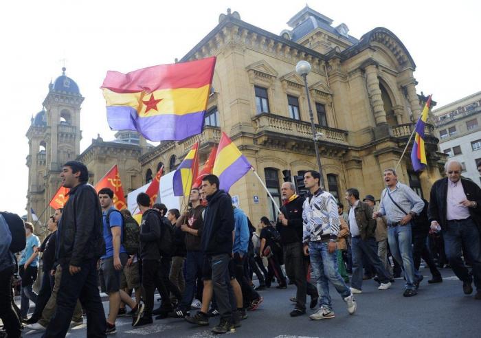 Alberto Garzón: "Prefiero una república de derechas a una monarquía que no puedo elegir"