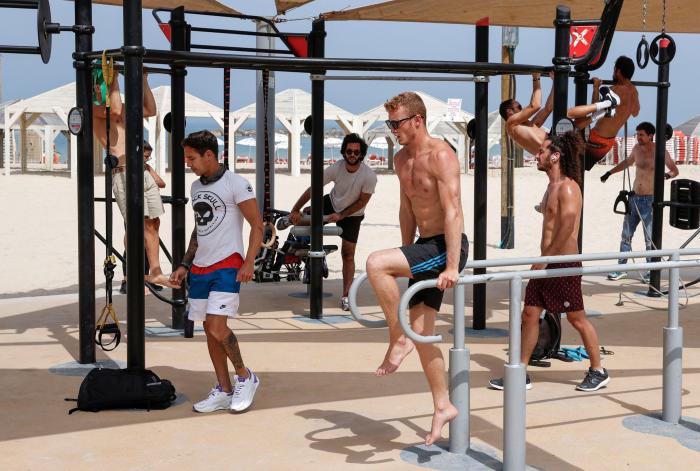 Las esperanzadoras imágenes de Israel sin mascarilla