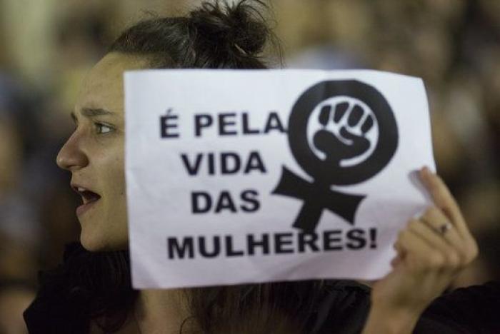 La violación colectiva a una joven consterna Brasil y expande la indignación en las calles