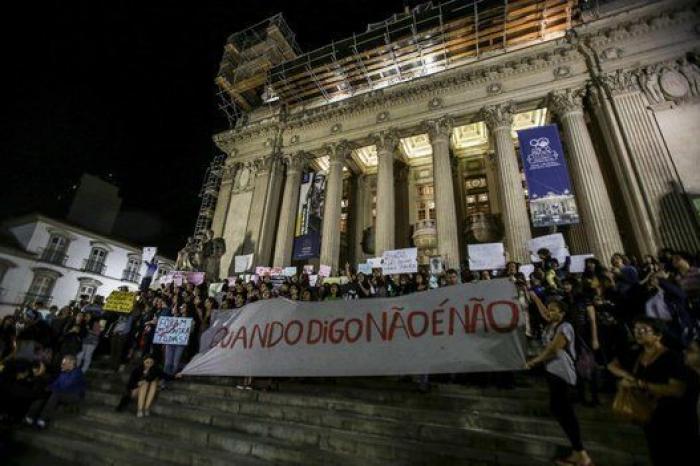 La violación colectiva a una joven consterna Brasil y expande la indignación en las calles