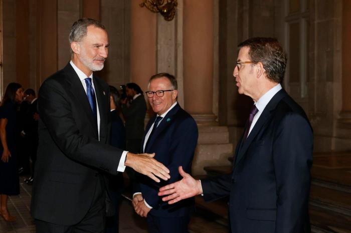 Felipe VI: "No están solos, su duelo es el nuestro"