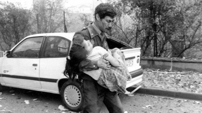 Homenaje a las víctimas de ETA en el 25º aniversario de la masacre de la casa-cuartel de Vic