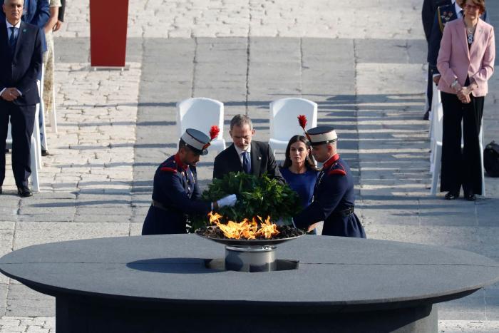 Felipe VI: "No están solos, su duelo es el nuestro"