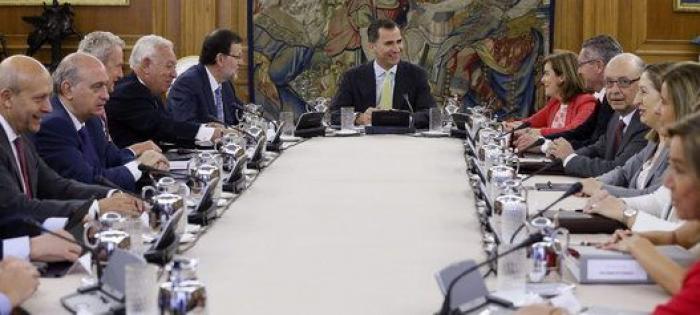 Felipe VI preside por primera vez el consejo de ministros (FOTOS)